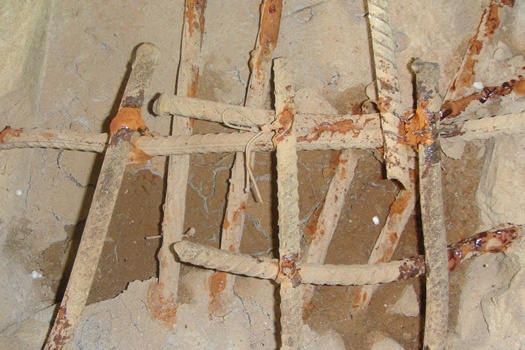 เสาคานขึ้นสนิม