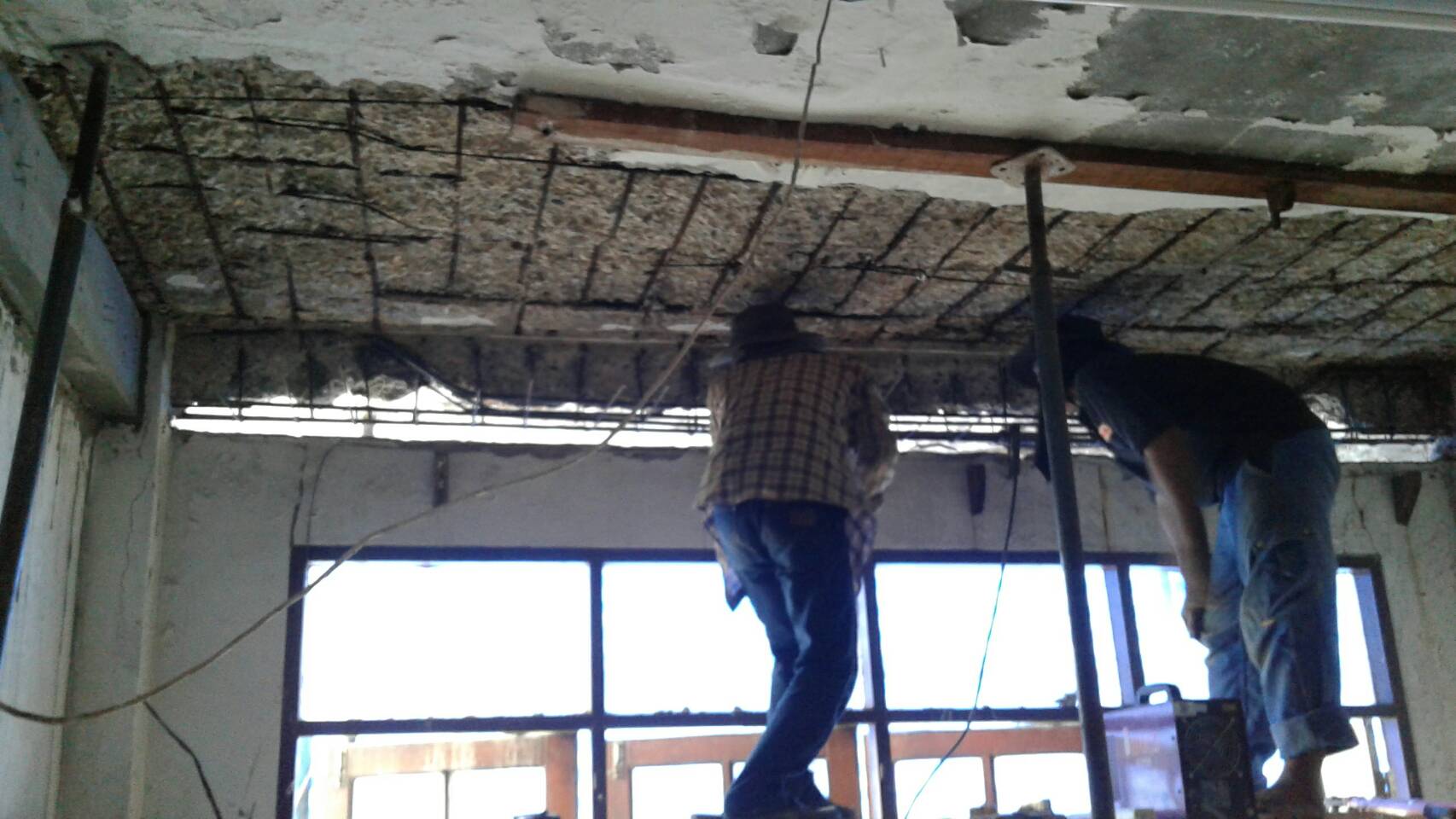 ซ่อมต่อเติมทรุด ต่อเติมบ้านทรุด เสาแตก  อาคารพาณิชย์ ต.อ้อมน้อย